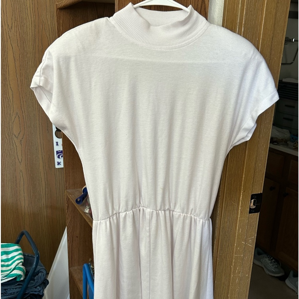 Women’s vintage dress. White. Never worn.